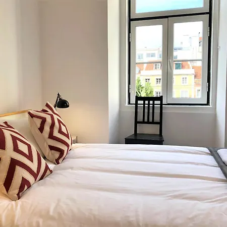 Sm3 Cosy And With Rooftop Terrace And Ac! In Principe Real, Near Bairro Alto *